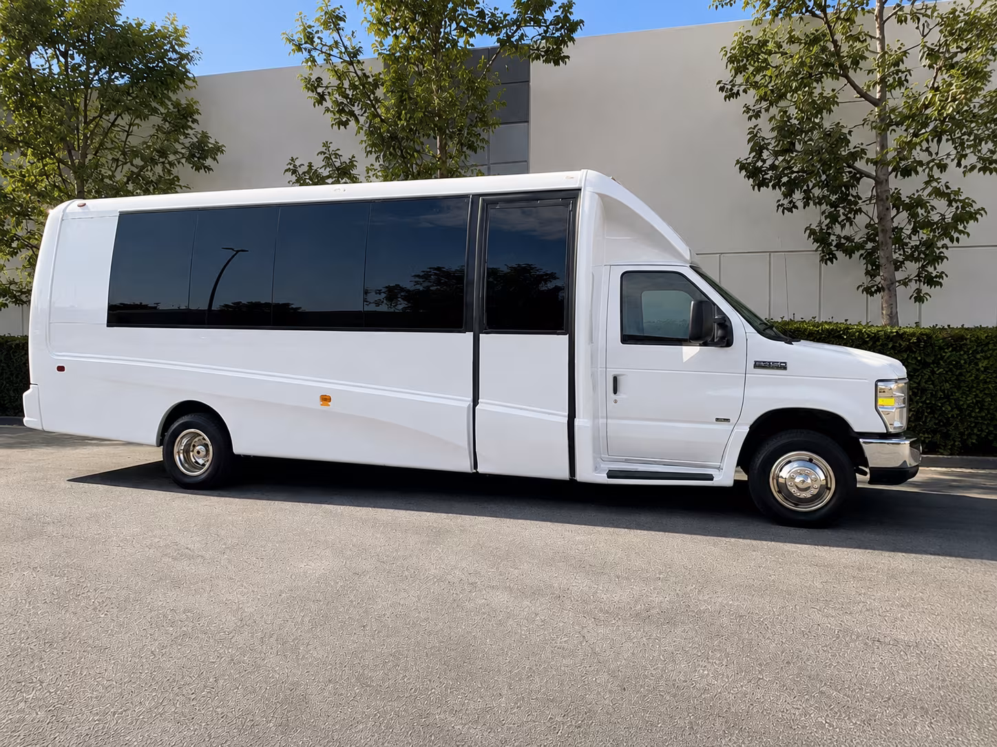 shuttle your guests between fall river hotel blocks and your venue with ease